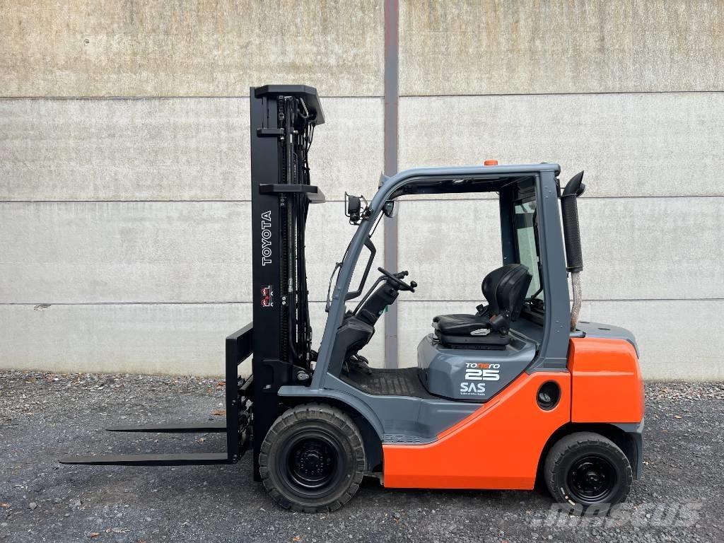 Toyota 02-8 FDF 25 Empilhadores Diesel