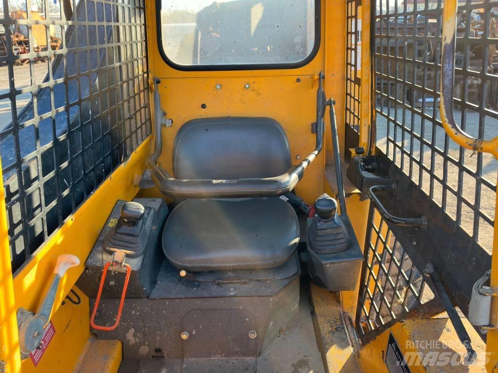 JCB 165 Carregadoras de direcção deslizante