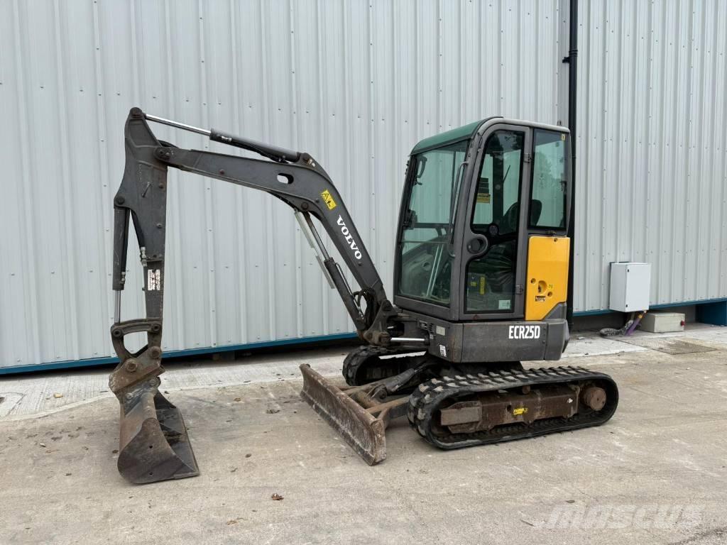 Volvo ECR 25 D Mini Escavadoras <7t
