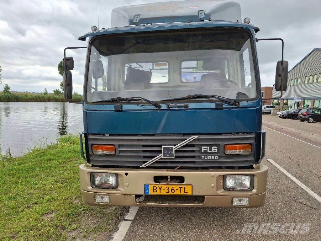Volvo FL611 Camiões de chassis e cabine