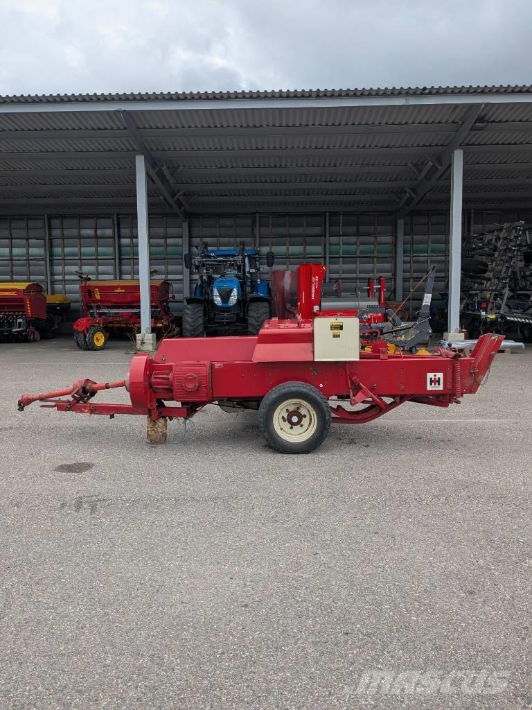 International 430 T Enfardadeira de fardos quadrados