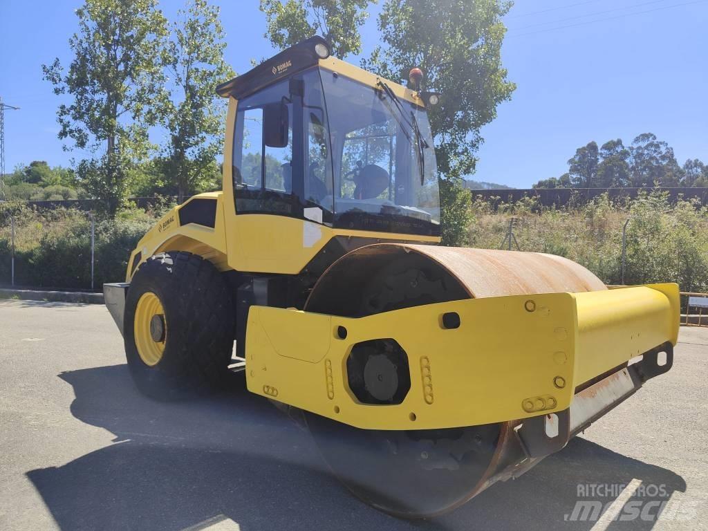 Bomag BW 211 D-50 Cilindros Compactadores de pneus