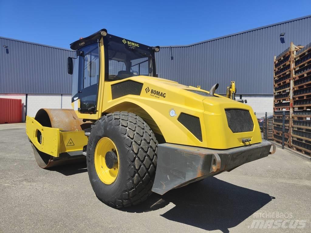 Bomag BW 211 D-50 Cilindros Compactadores de pneus