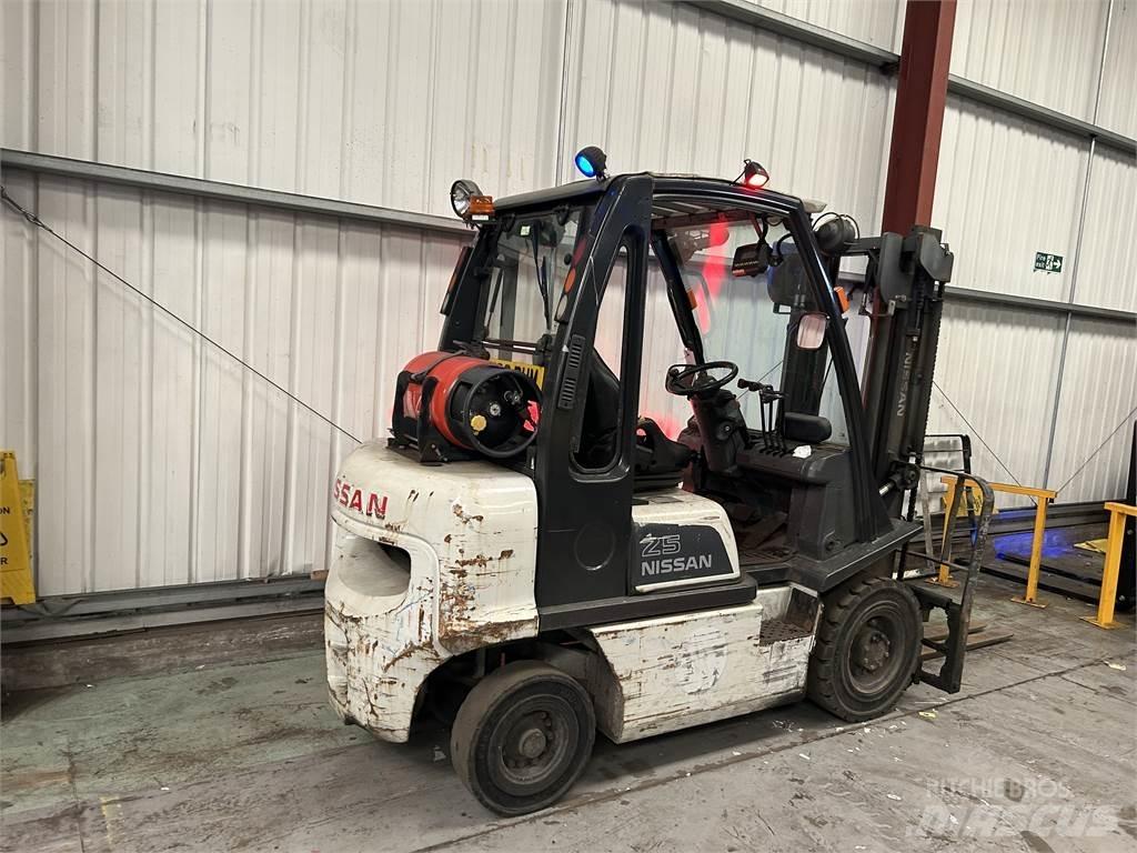Nissan U1D2A25 Empilhadores a gás