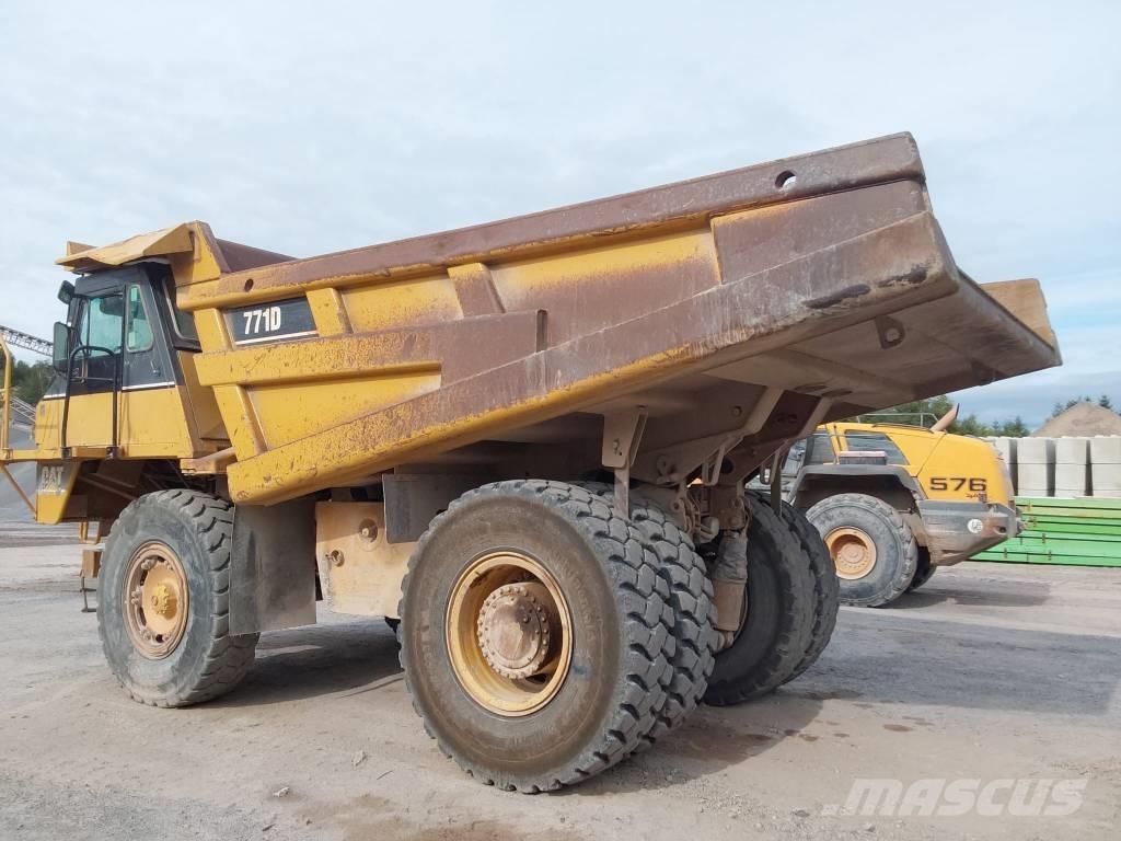 CAT 771 D Camiőes dumper basculantes rígidos