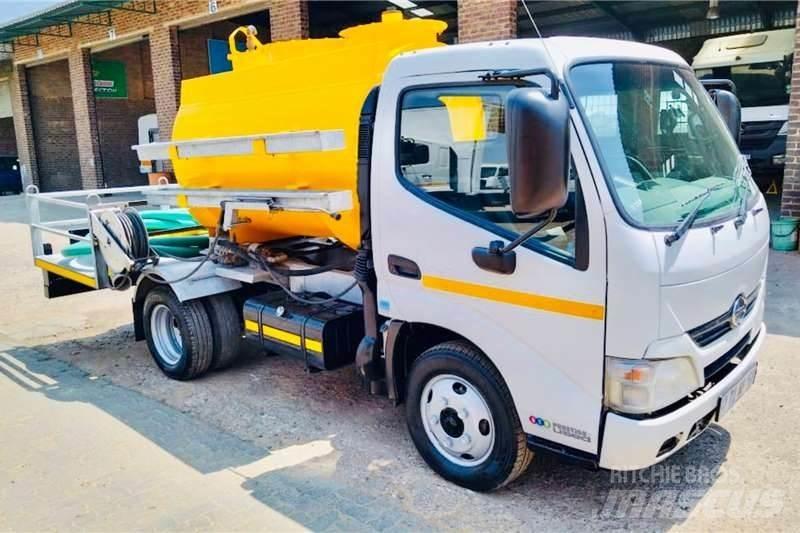 Hino 300 614 Outros Camiões