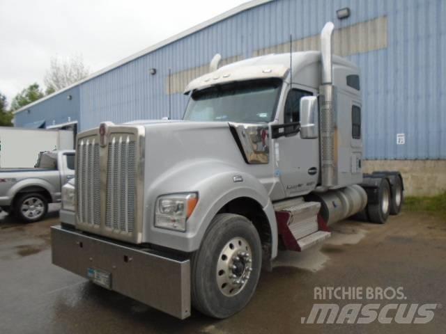 Kenworth W 990 Tractores (camiões)