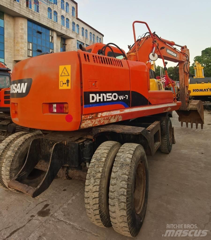 Doosan DH 150 W-7 Escavadoras de rodas