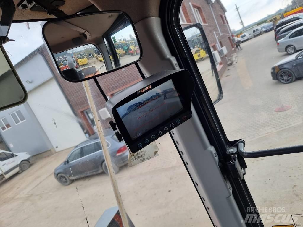 Doosan DL 200-3 Pás carregadoras de rodas