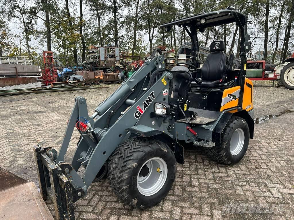 GiANT G 2500 HD Mini carregadoras