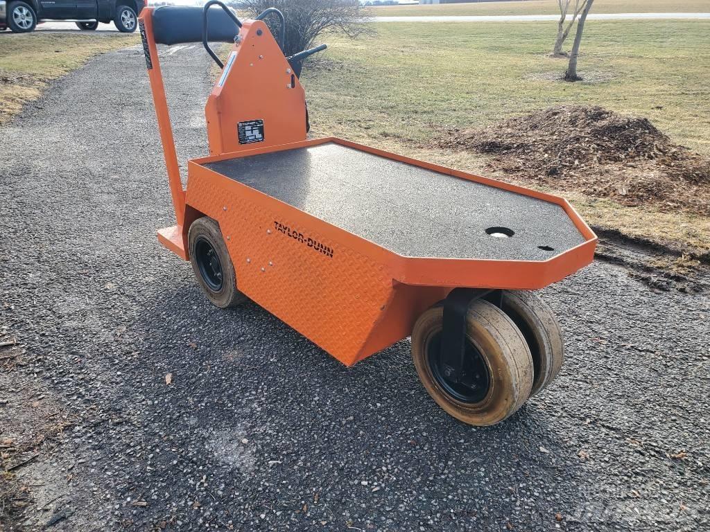 Taylor-Dunn SC100 Tractores de reboque