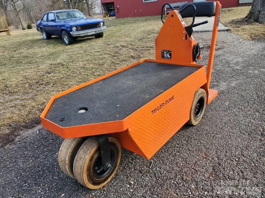 Taylor-Dunn SC100 Tractores de reboque