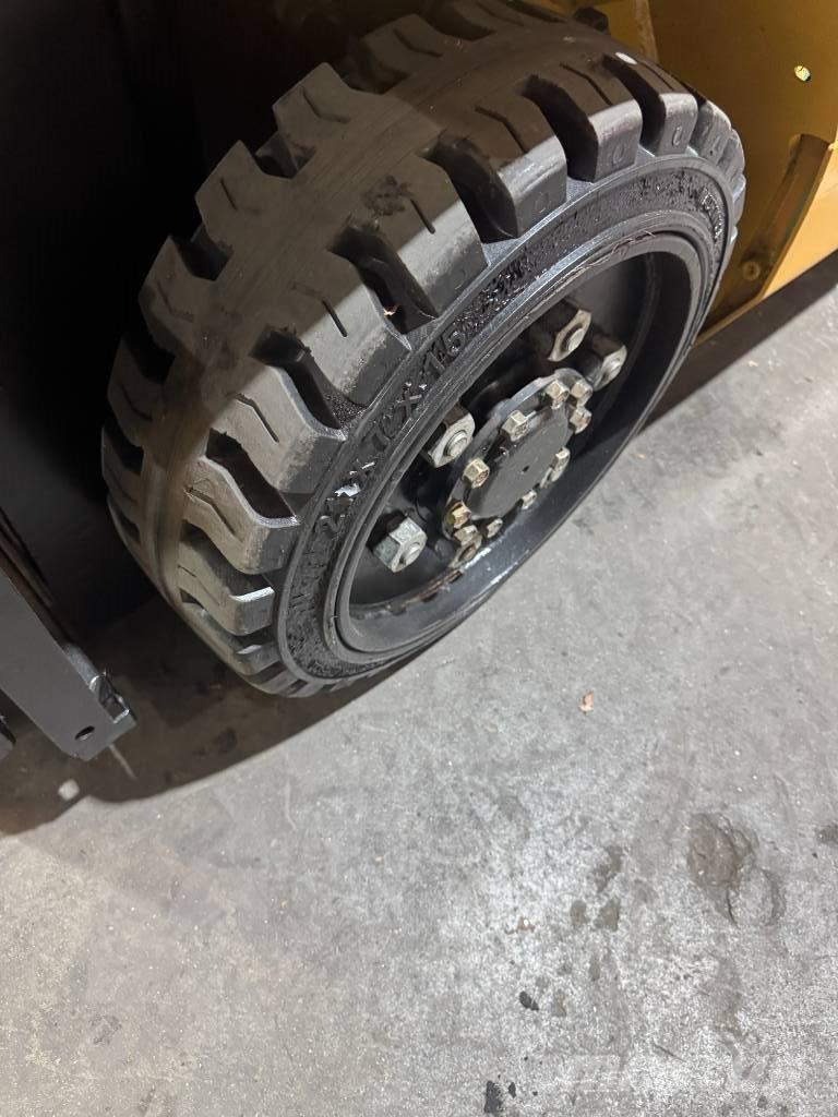 CAT FGC25N Empilhadores - Outros