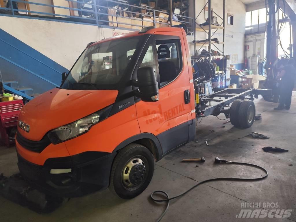 Iveco Daily 35-140 Camiões grua