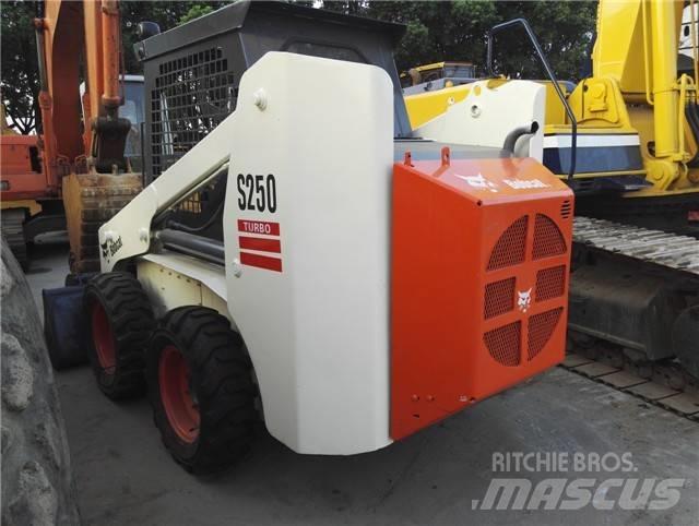Bobcat S 250 Carregadoras de direcção deslizante