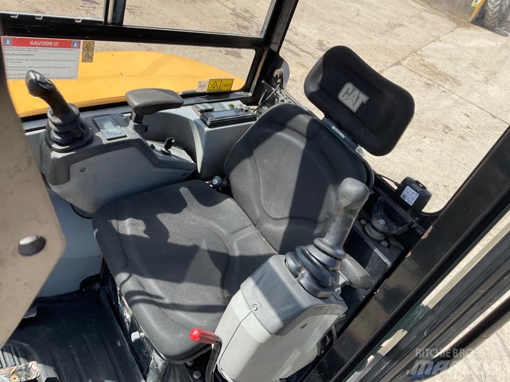 CAT 302.7 D CR Mini Escavadoras <7t