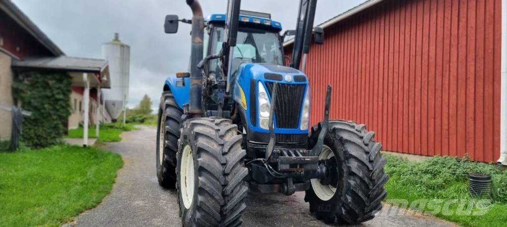 New Holland T 8040 Tratores Agrícolas usados