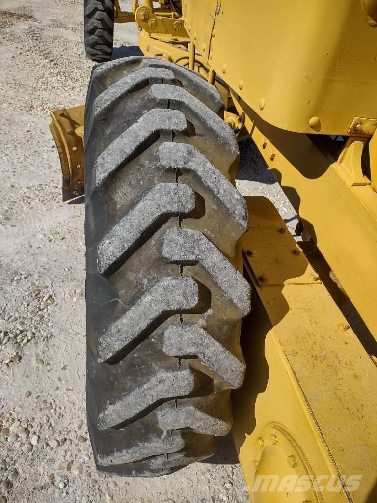CAT 120 Motoniveladoras