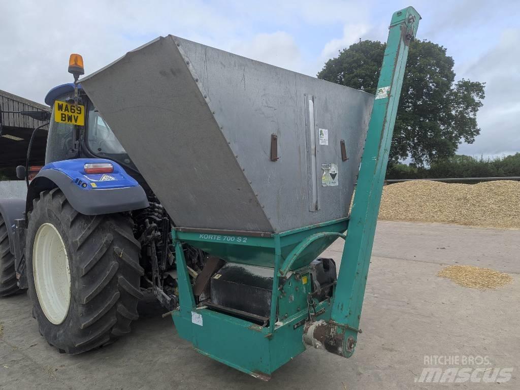 KORTE 700 S2 Outra maquinaria e acessórios para gado