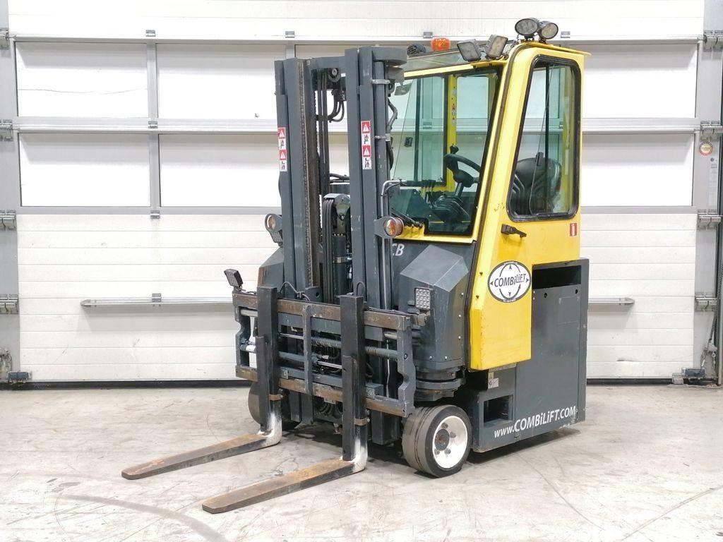Combilift CBE2500 Carregadores laterais