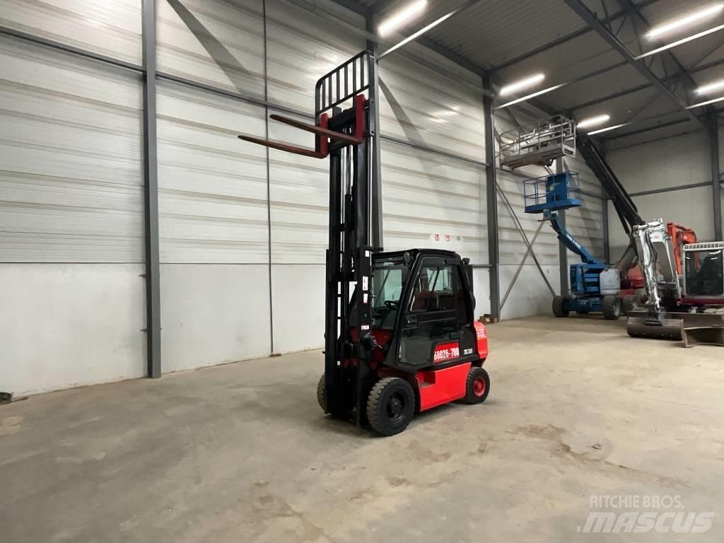 Nissan U1 D2 A 25 LQ Empilhadores a gás