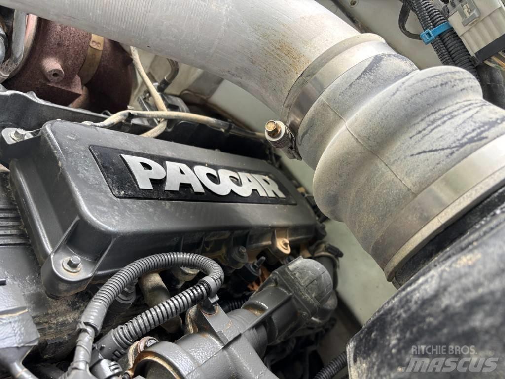 Peterbilt 348 Auto-tanques