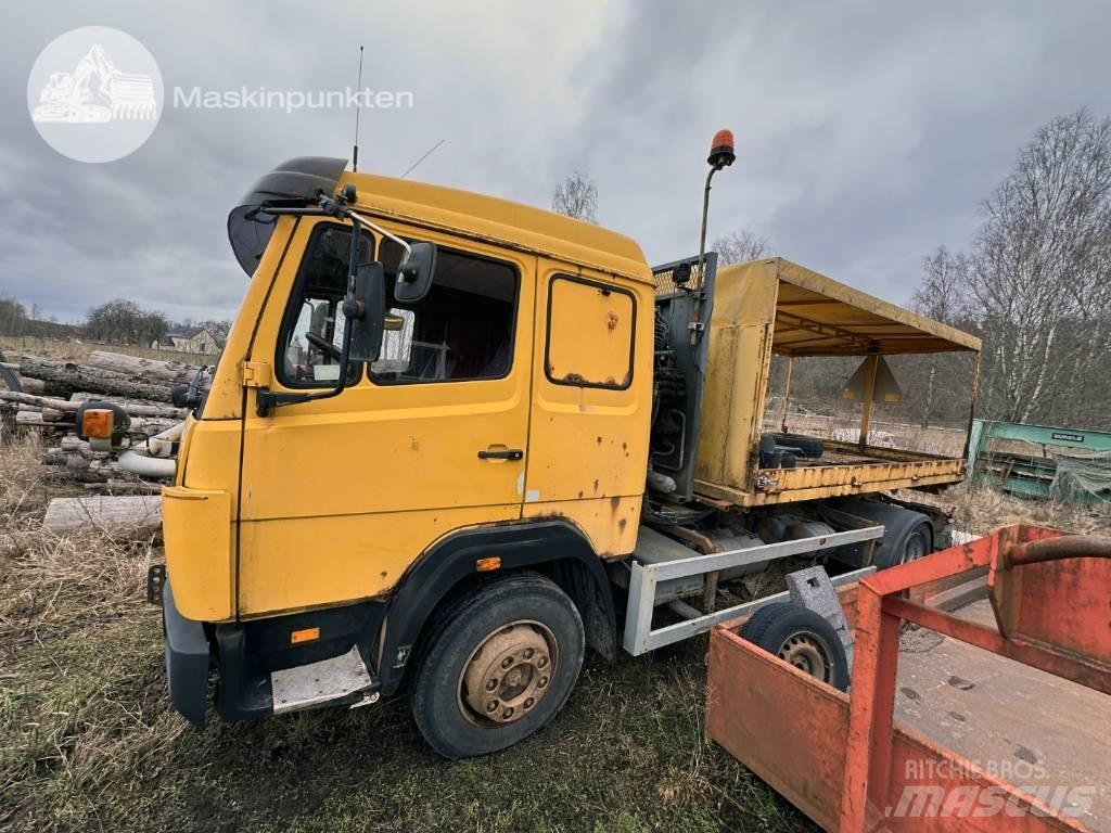 Mercedes-Benz 1117 L Camiões Ampliroll