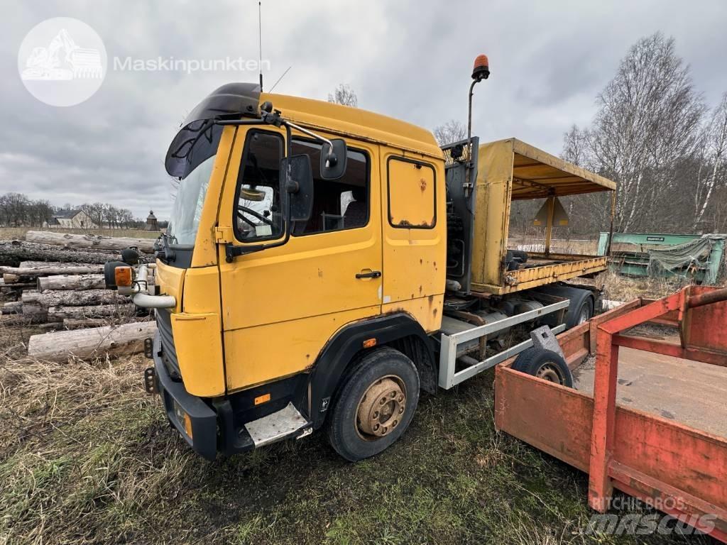 Mercedes-Benz 1117 L Camiões Ampliroll