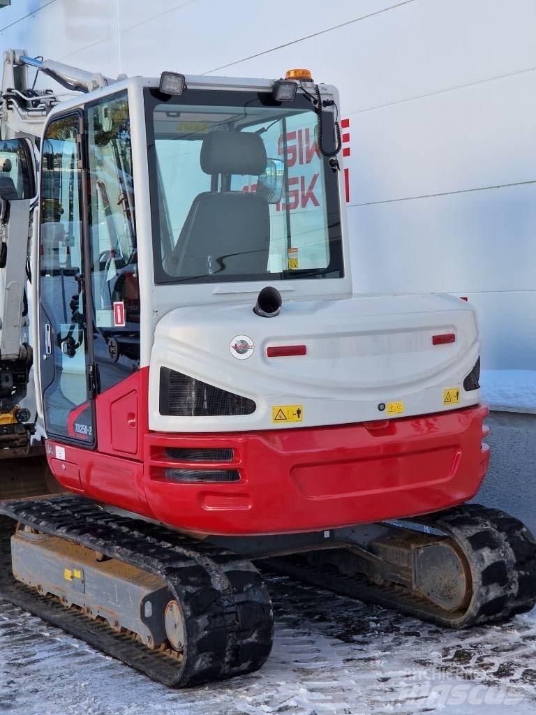 Takeuchi TB 250 Mini Escavadoras <7t