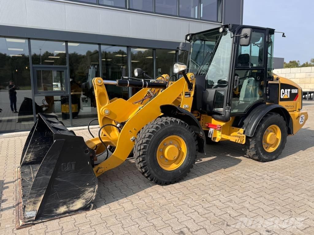 CAT 906M Pás carregadoras de rodas