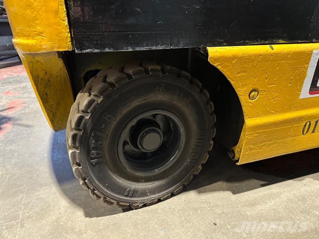 OM E 25 C Empilhadores eléctricos