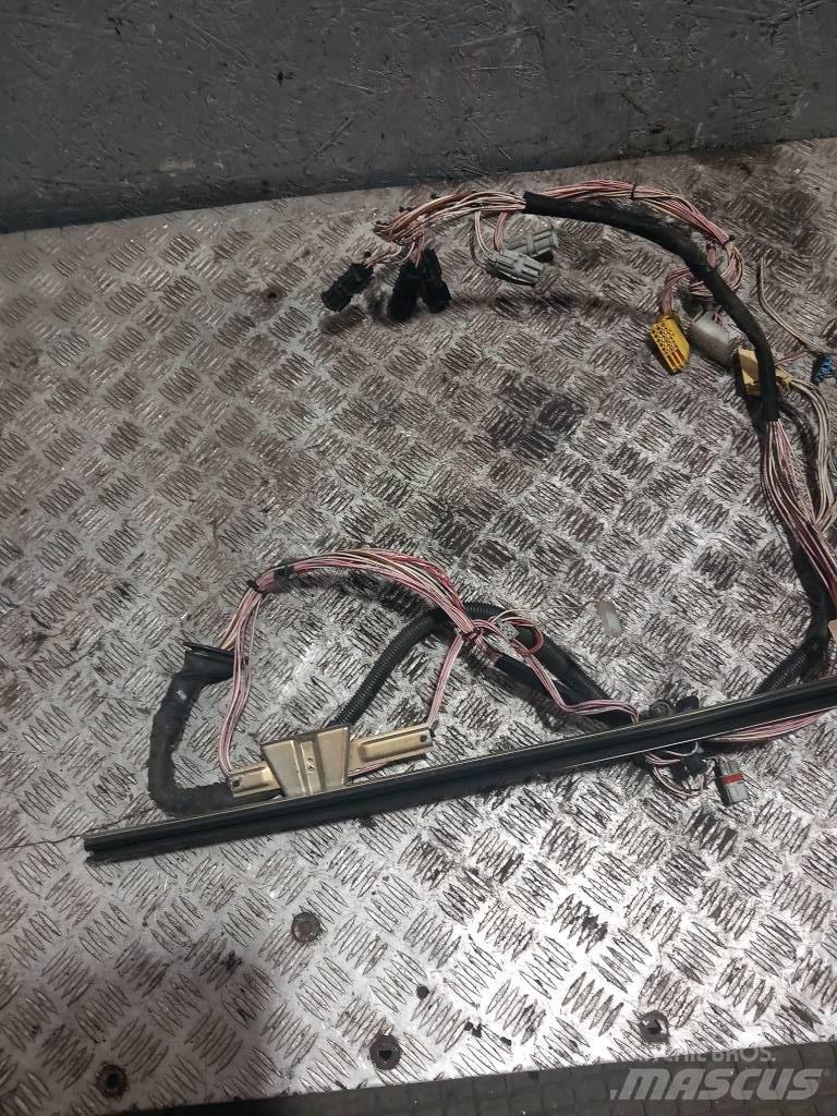 MAN TGA  81626806122 Cabines e interior