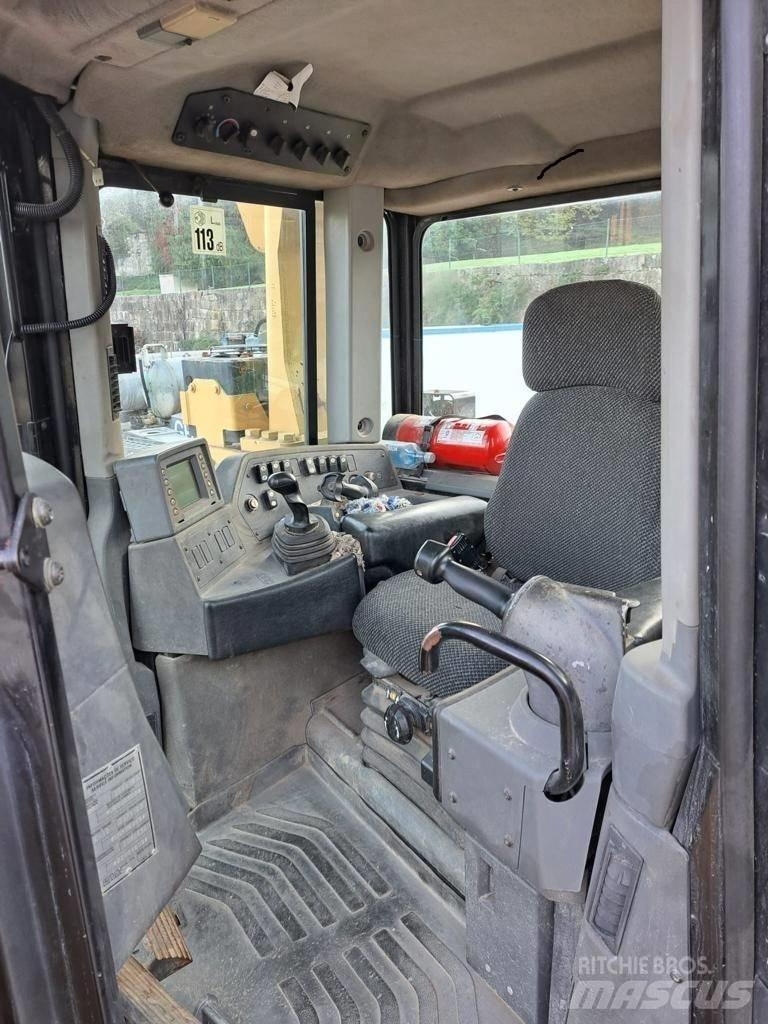 CAT D 8 T Dozers - Tratores rastos