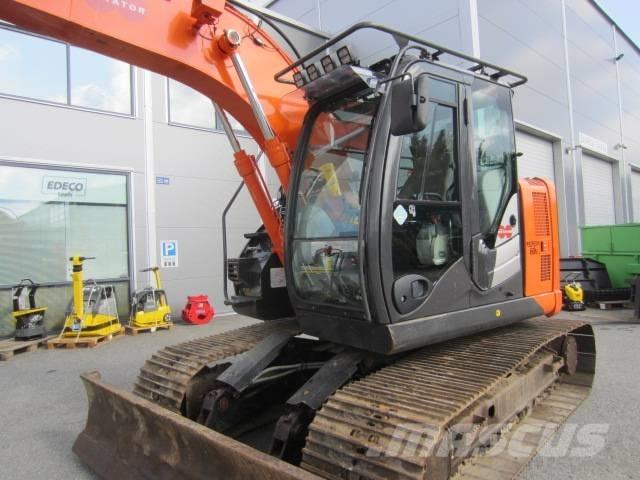Hitachi ZX 135 Escavadoras de rastos