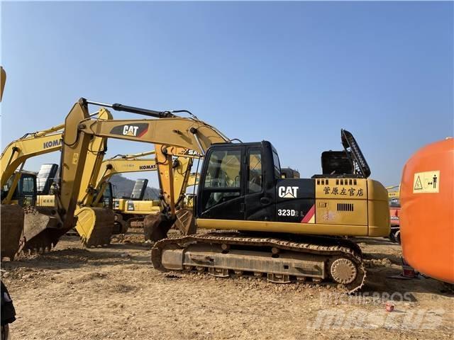 CAT 323D Escavadoras de rastos