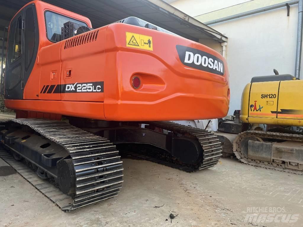 Doosan DX225LC Escavadoras de rastos