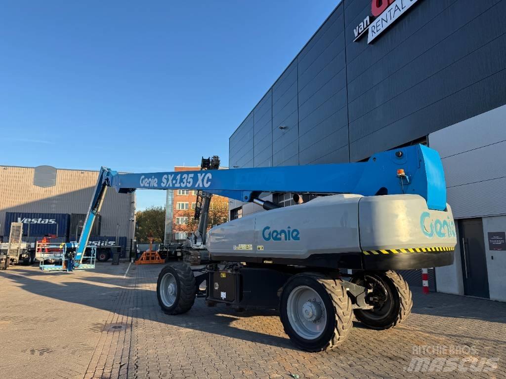 Genie SX 135 XC Elevadores braços Telescópicos