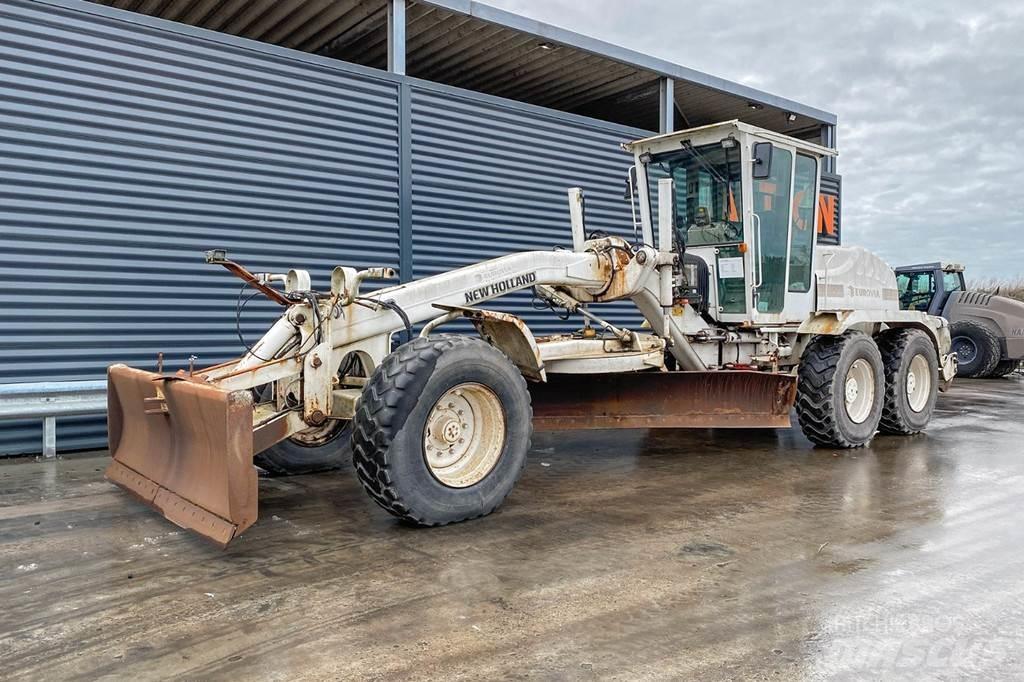 New Holland F156.6 Motoniveladoras