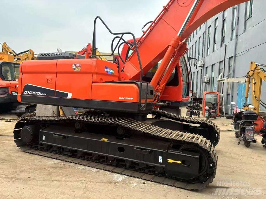 Doosan DX 225 LC Escavadoras de rastos