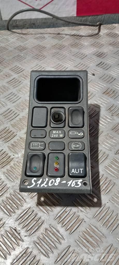 Scania 94 D.    1110904 Cabines e interior