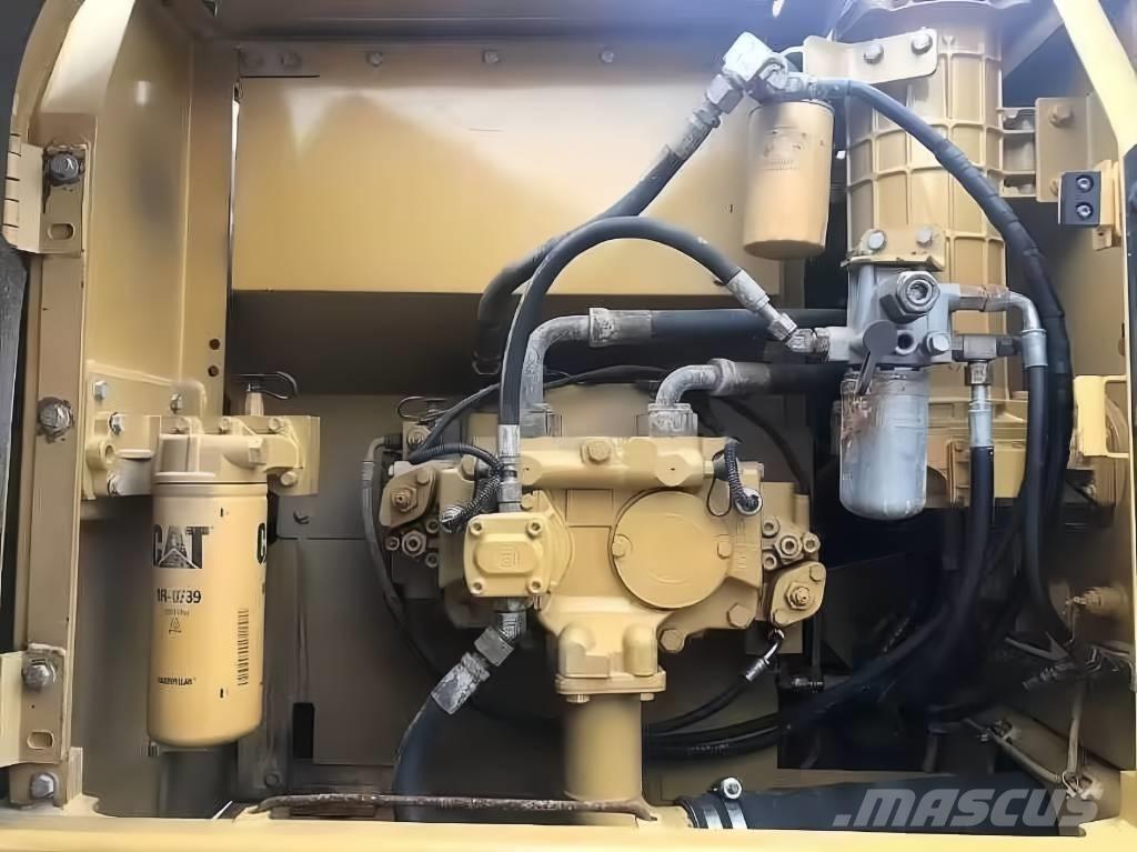 CAT 323 D Escavadoras de rastos