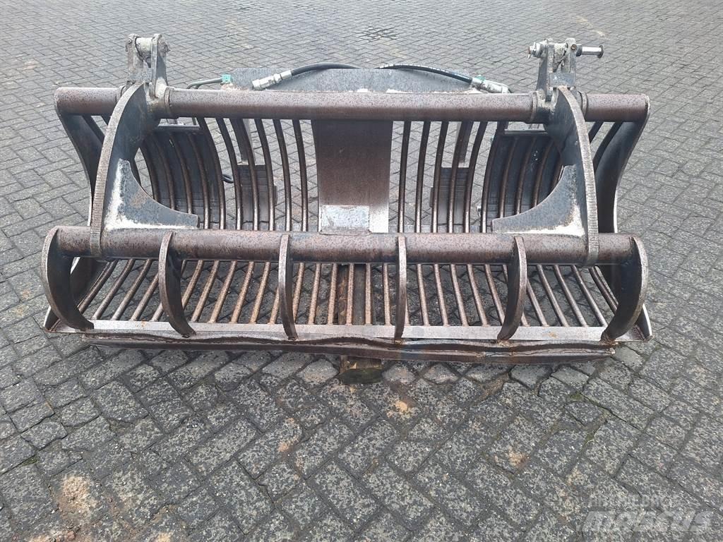 Volvo BM L 30 Alimentadores de animais