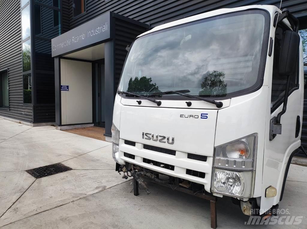 Isuzu 1815 mm Cabines e interior