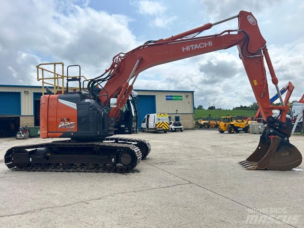 Hitachi ZX225 USLC-7 Escavadoras de rastos