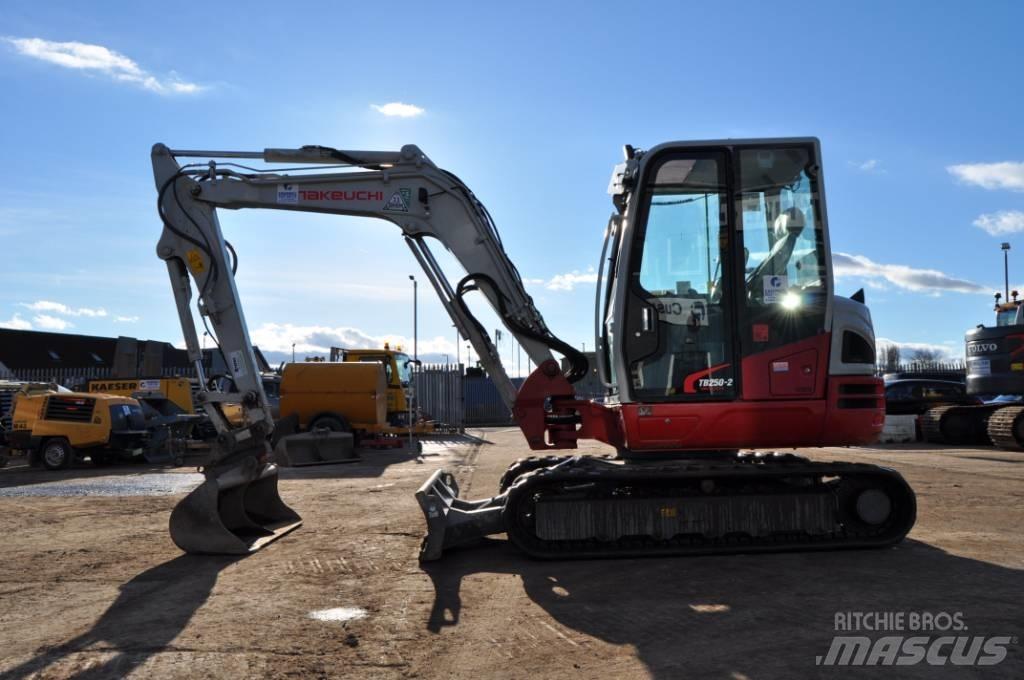 Takeuchi TB 250-2 Mini Escavadoras <7t