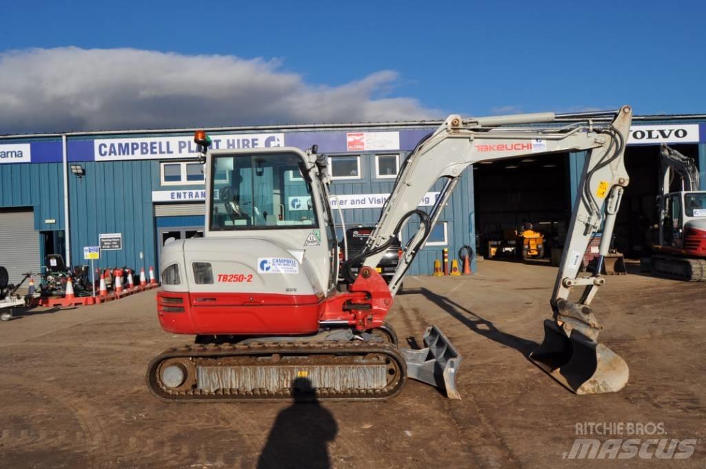 Takeuchi TB 250-2 Mini Escavadoras <7t