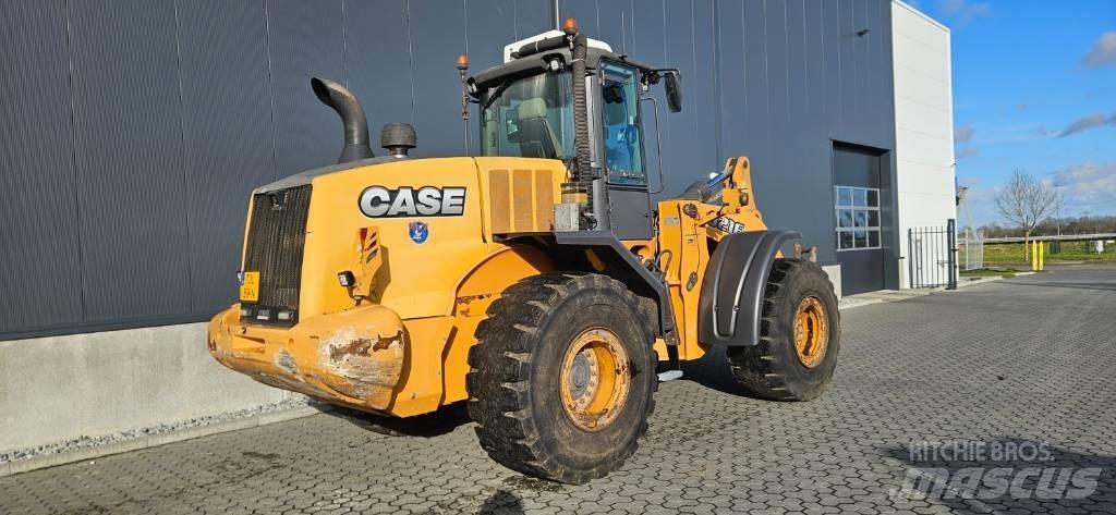 CASE 821 F Pás carregadoras de rodas