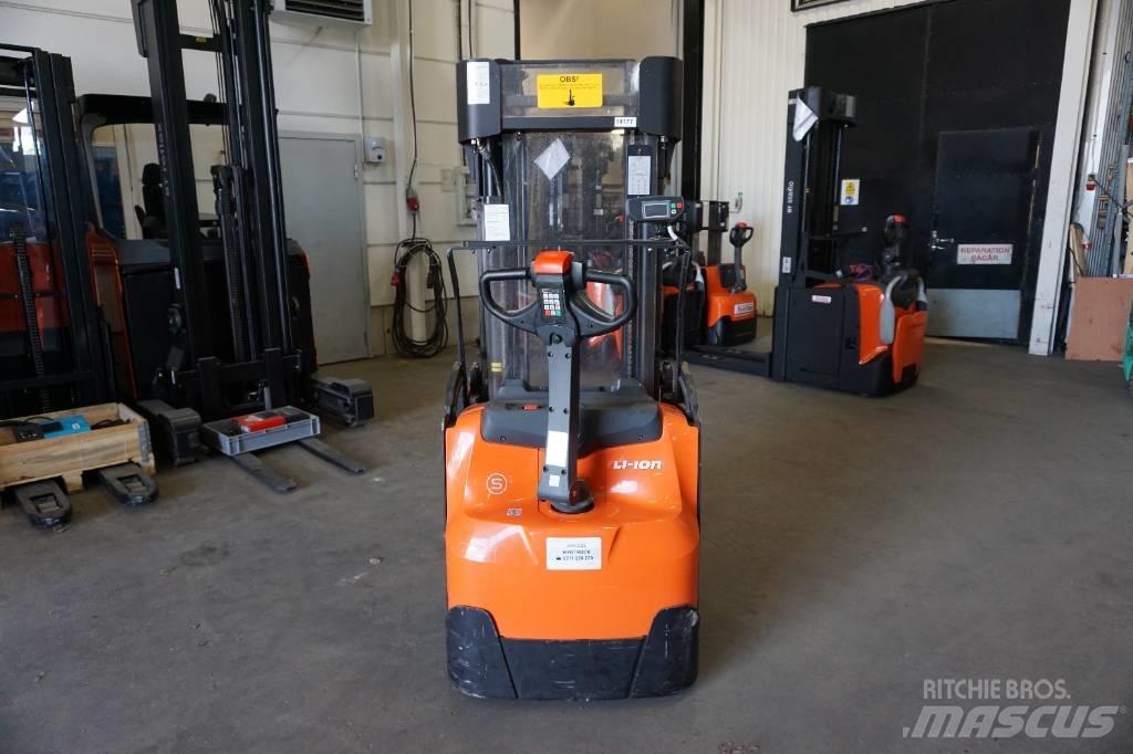 Toyota SWE160L Empilhador para operador externo