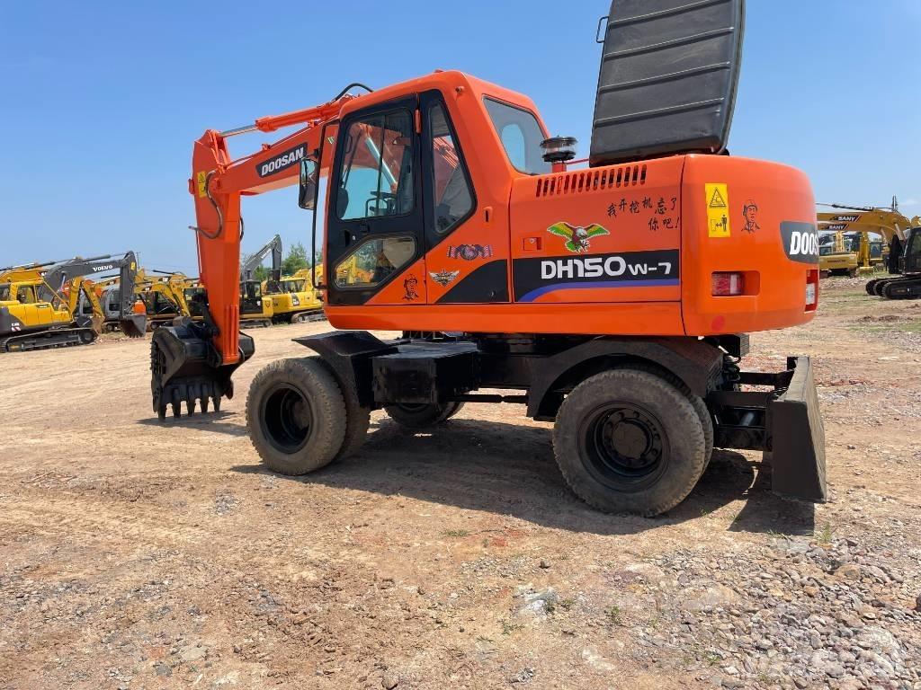 Doosan 150 Escavadoras de rodas