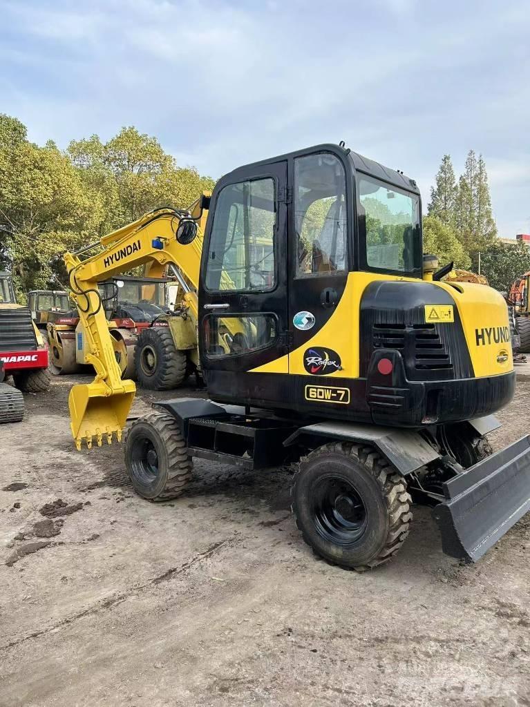 Hyundai R60-7 Escavadoras de rodas